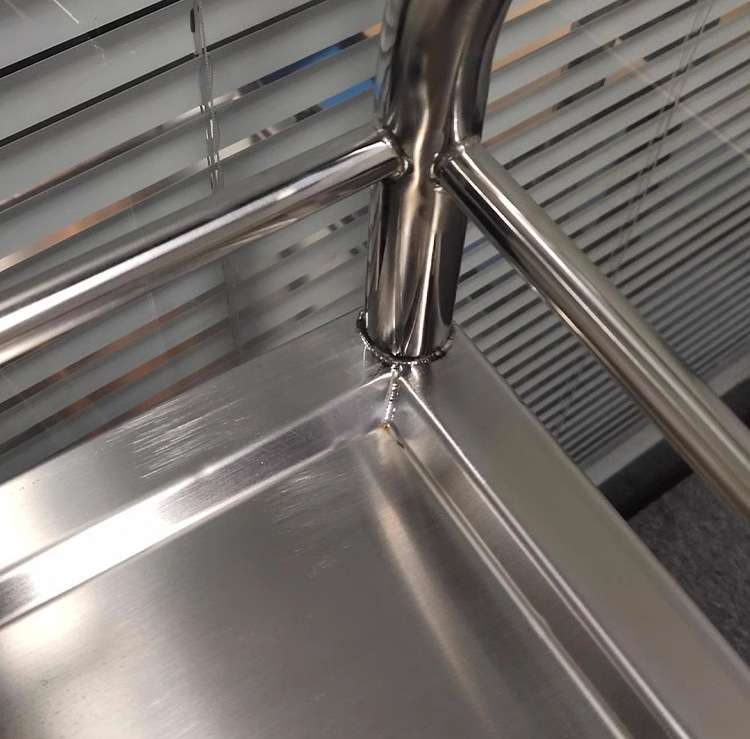 Chất Liệu của Xe Đẩy Inox tại Hải Minh