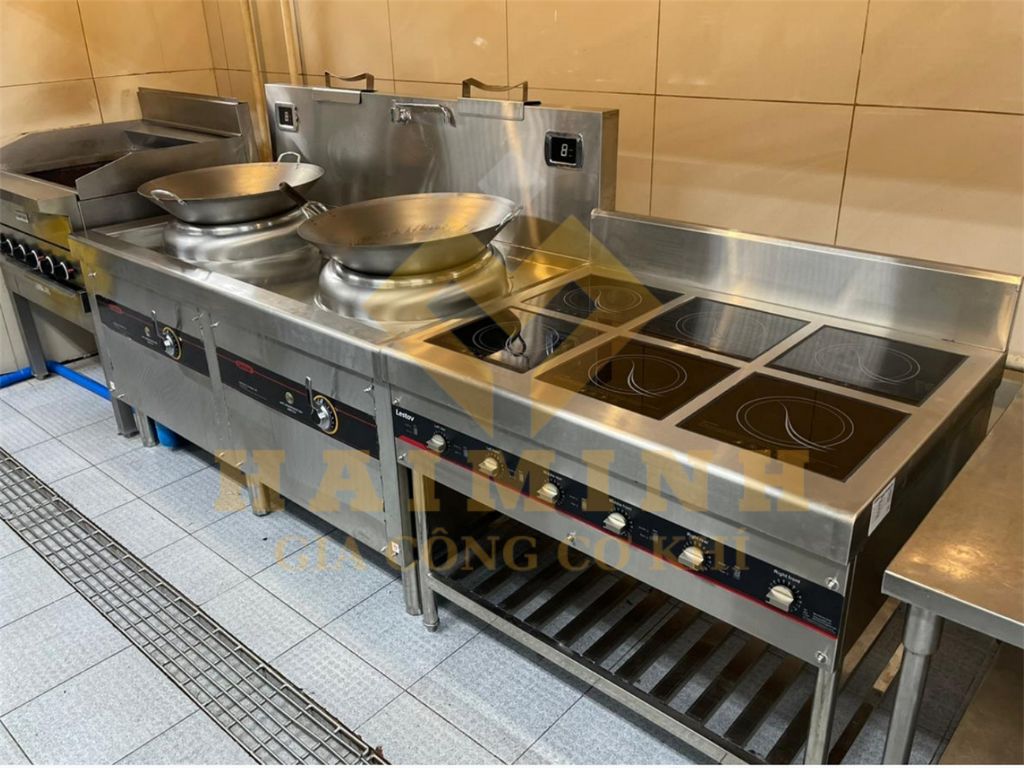 Bếp âu điện từ công nghiệp được sử dụng trong hệ thống bếp công nghiệp Bếp âu điện từ công nghiệp được sử dụng trong hệ thống bếp công nghiệp