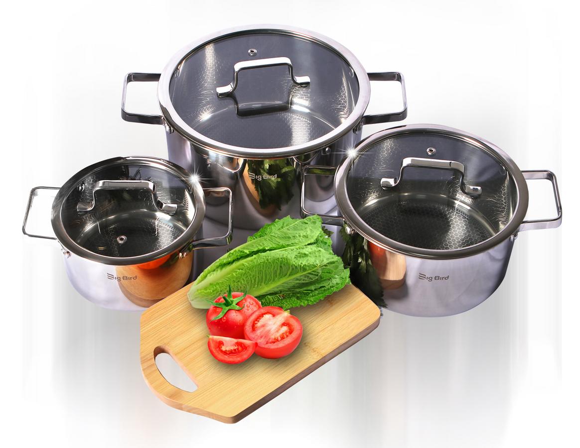 Cận cảnh bề mặt nồi với lớp chống dính vân tổ ong và quai inox vuông chắc chắn