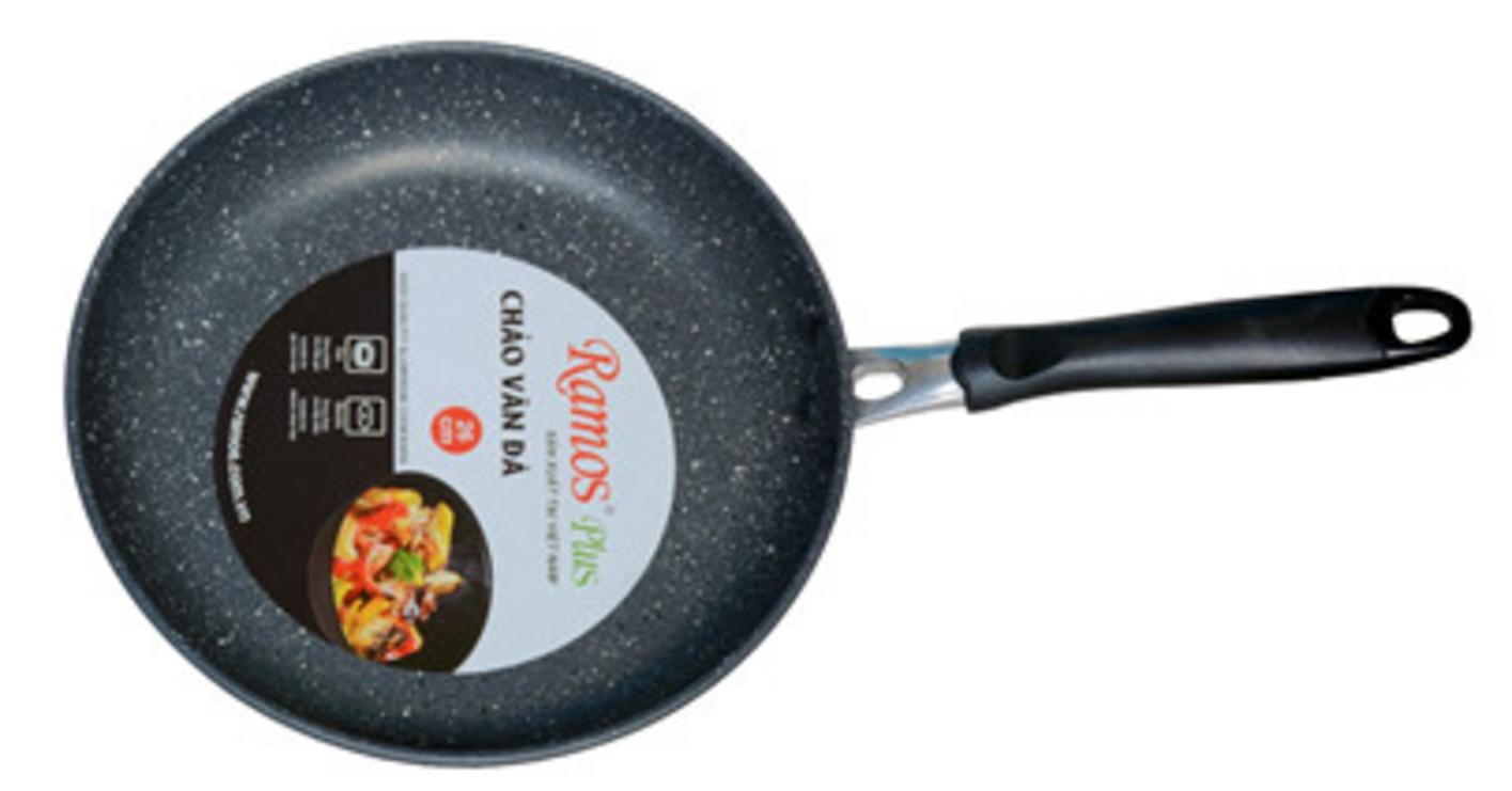 Ảnh một bộ chảo vân đá Plus đủ kích thước khác nhau, tay cầm chắc chắn