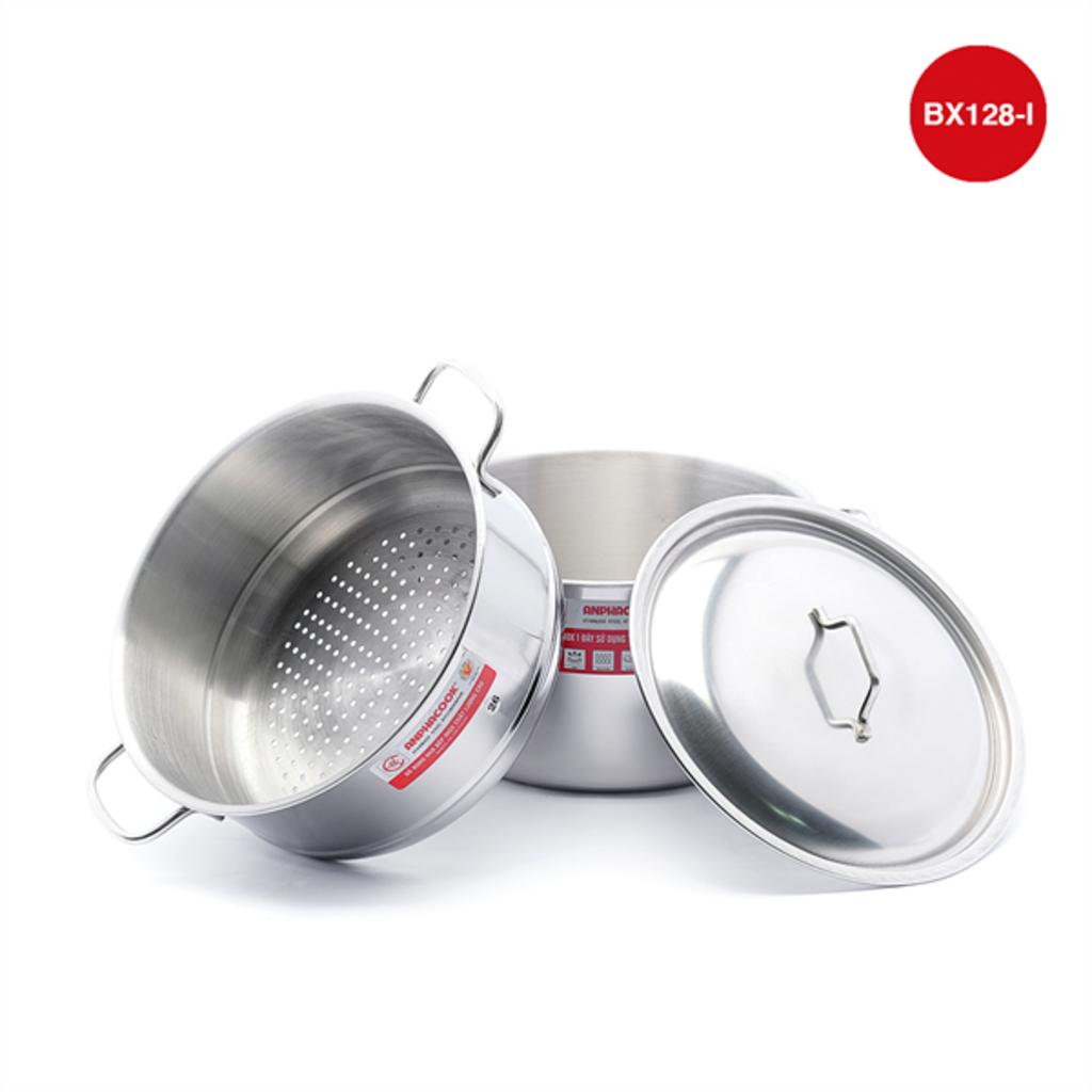 step-by-step-images-showing-water-filling-in-pot-placing-steamer-and-closing-lid-with-steam-visible