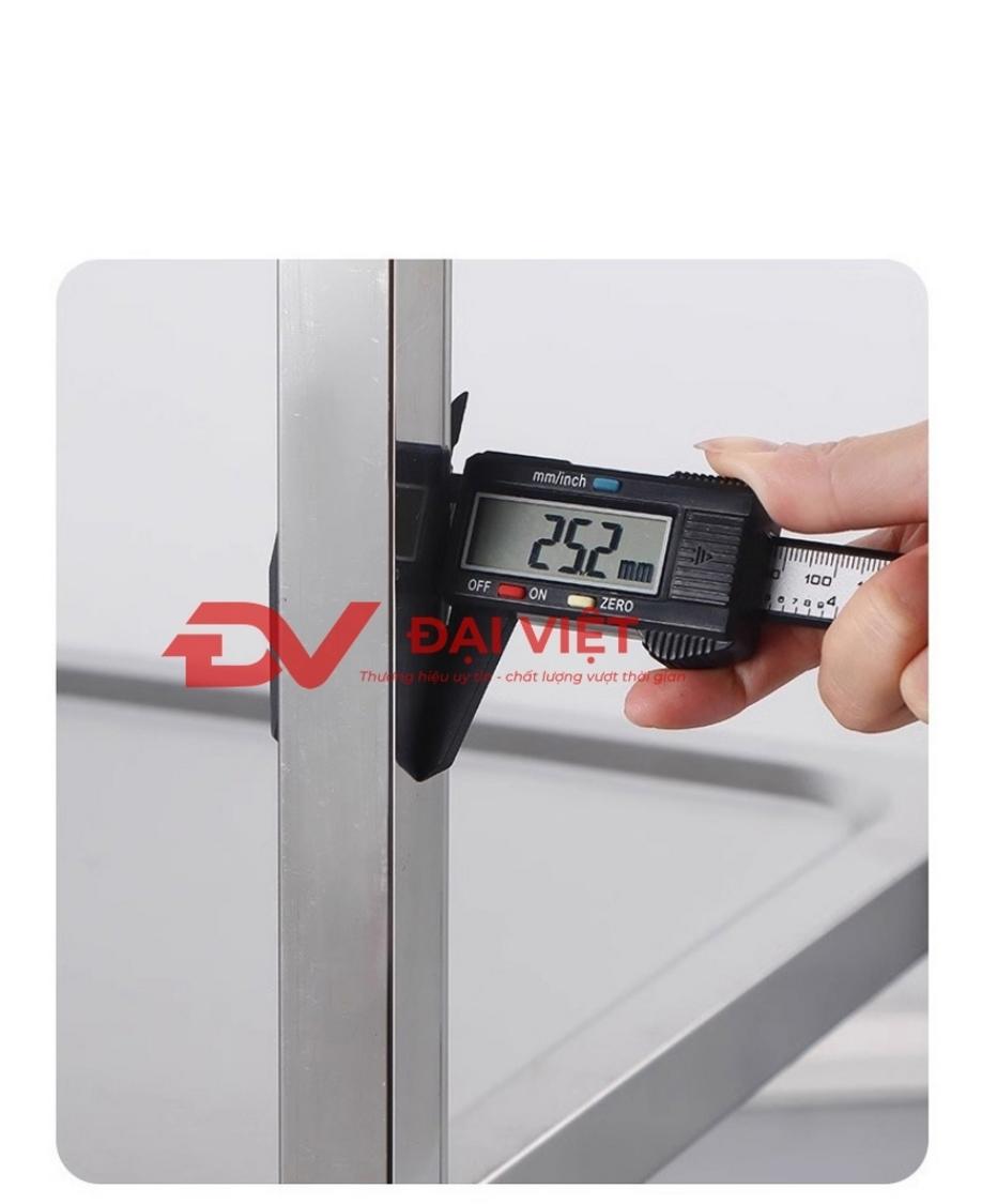Tem bảo hành 12 tháng trên xe dọn buồng khách sạn