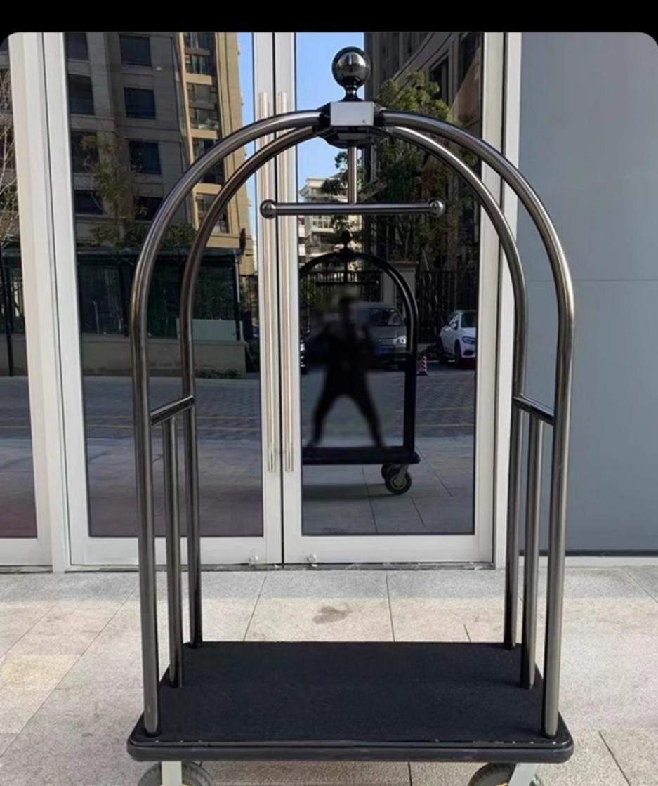 Xe đẩy hành lý inox với các đặc điểm và lợi ích được minh họa rõ ràng