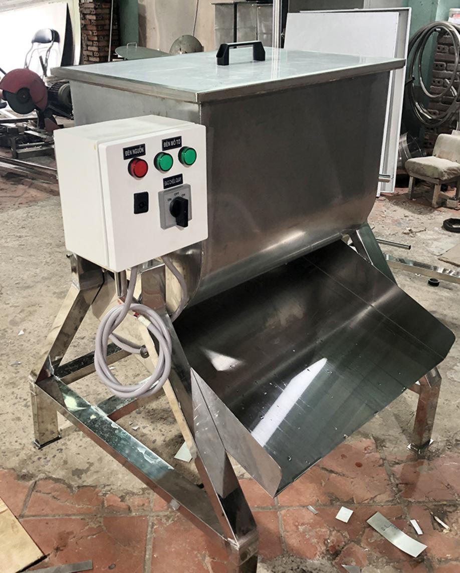 So sánh trực quan 4 dòng máy trộn thịt phổ biến: nằm ngang, đứng, lồng quay và chân không.