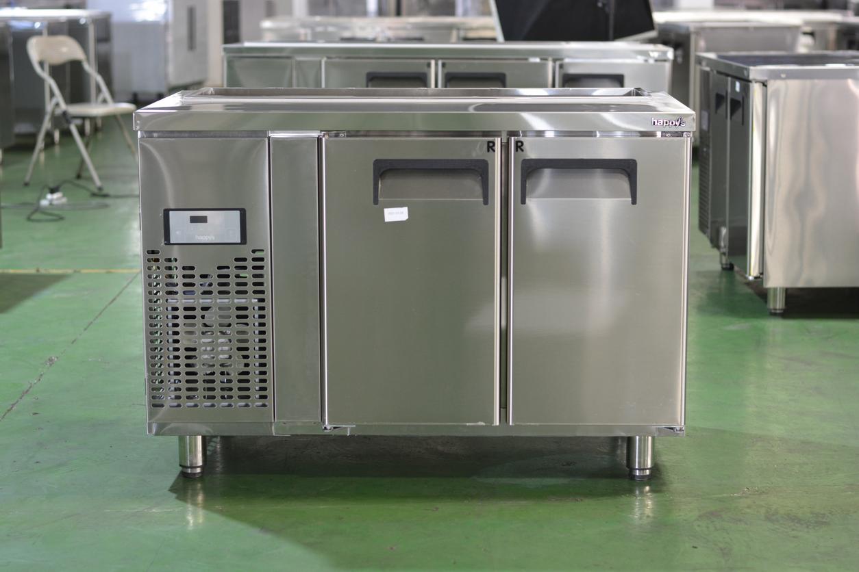 Hình ảnh minh họa các sự cố thường gặp như dàn nóng bị bẩn, gioăng cửa bị hở.