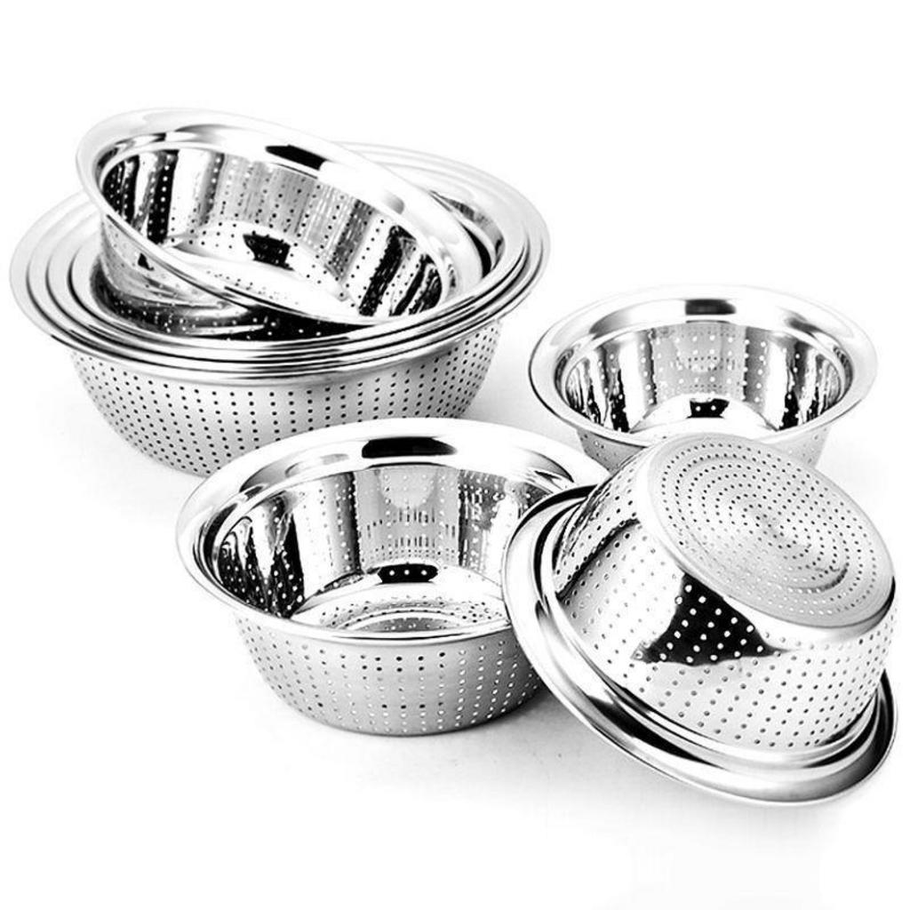 Infographic thể hiện các yếu tố chính ảnh hưởng đến giá thành của một chiếc rổ lưới inox gia công.