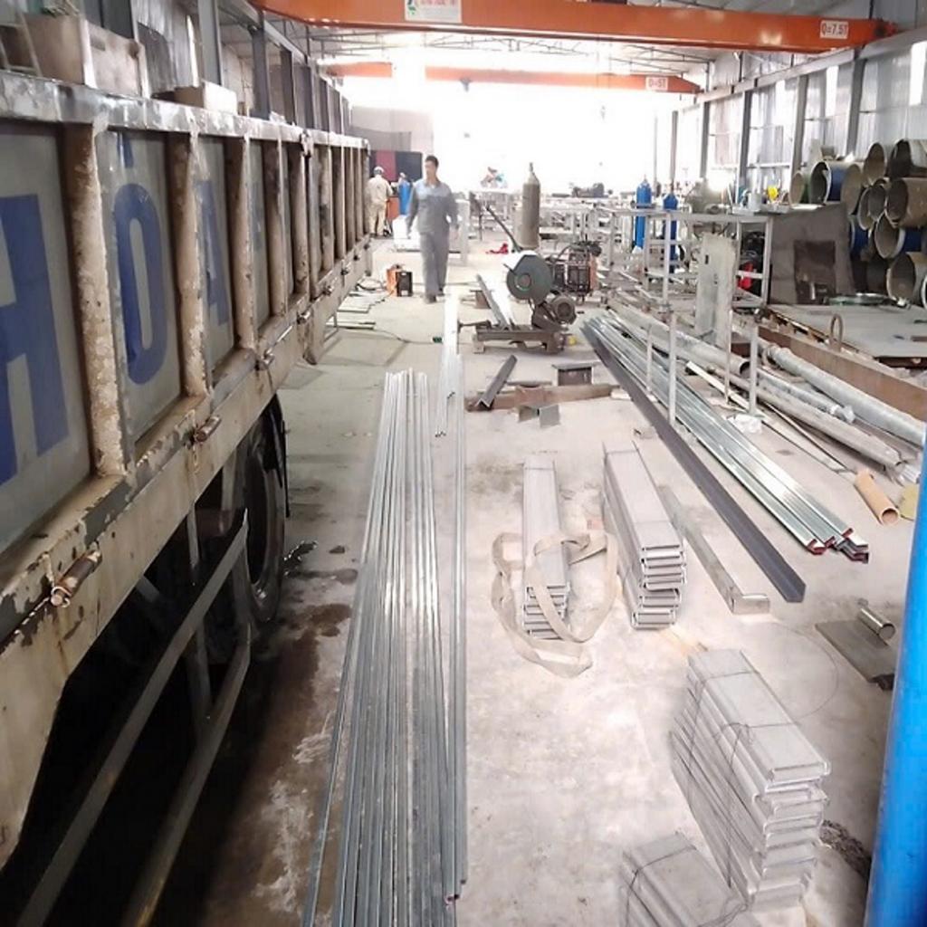 Mô hình báo giá theo BOM vật tư + công cắt/chấn/hàn + hoàn thiện + logistics.