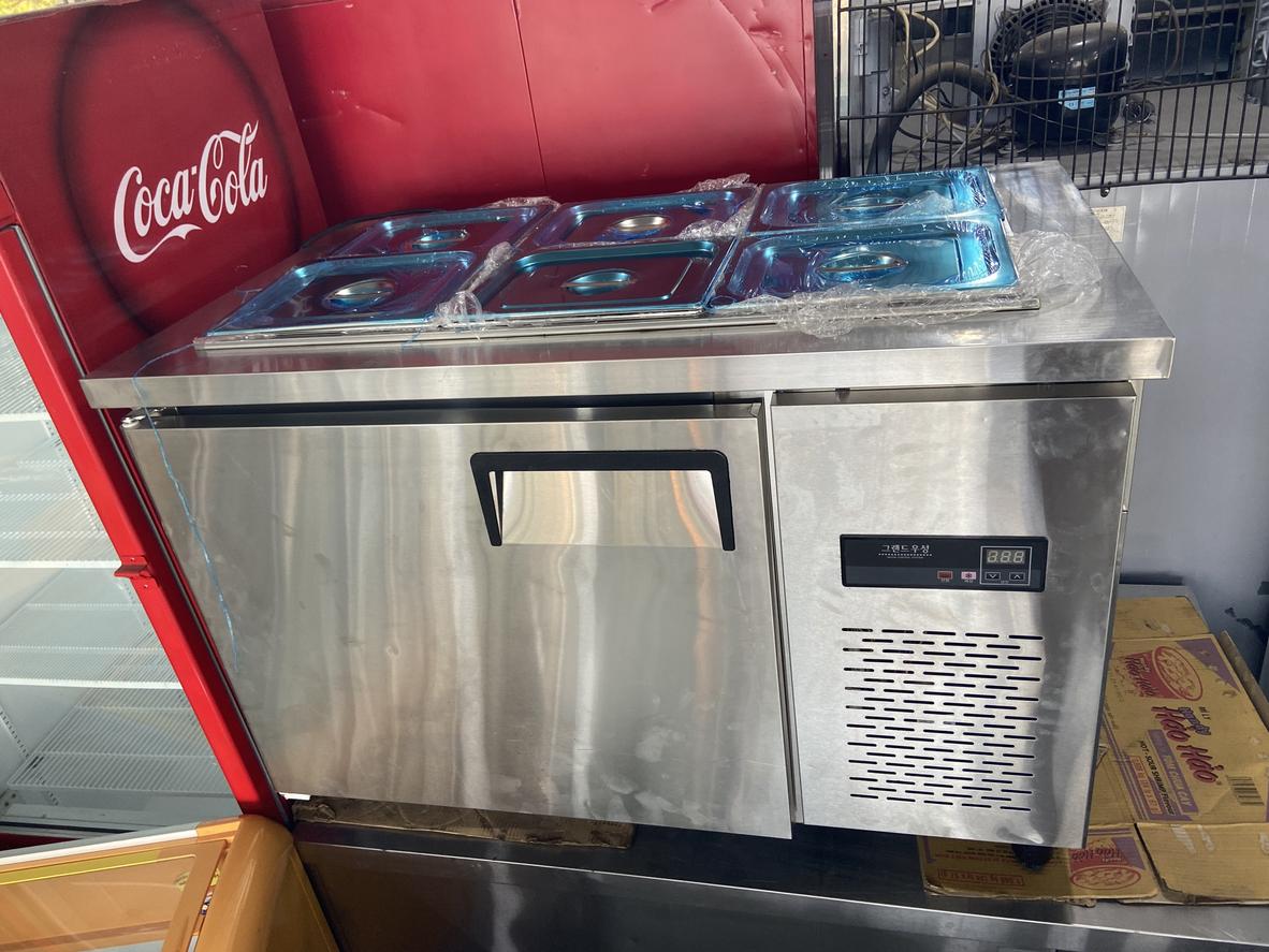 Logo của HACCP và ISO 9001, nhấn mạnh cam kết về chất lượng và an toàn.