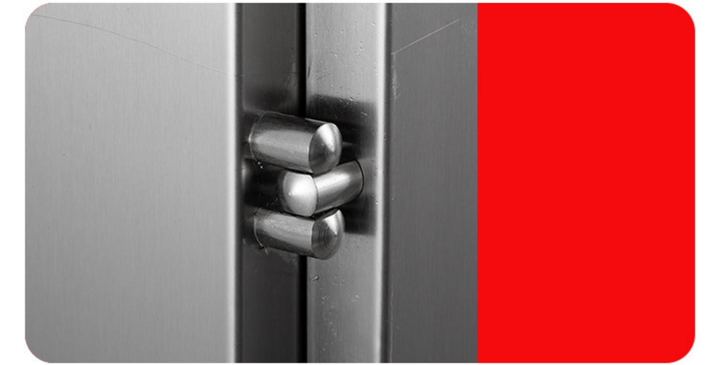 Logo các chứng nhận tiêu chuẩn IP và IEC được áp dụng cho vỏ trạm biến áp.