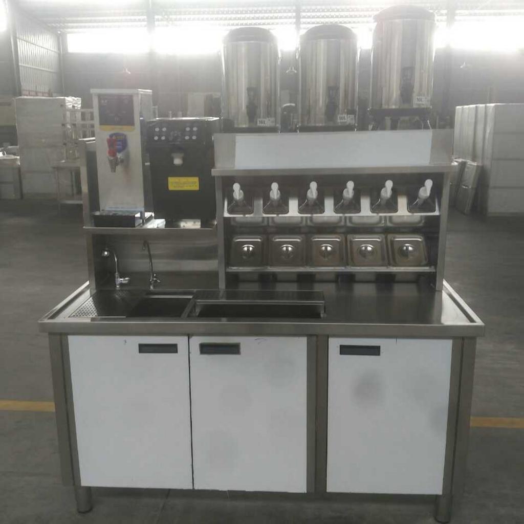 Đội ngũ kỹ sư và thợ lành nghề của Cơ Khí Hải Minh cam kết mang đến sản phẩm chất lượng cao.