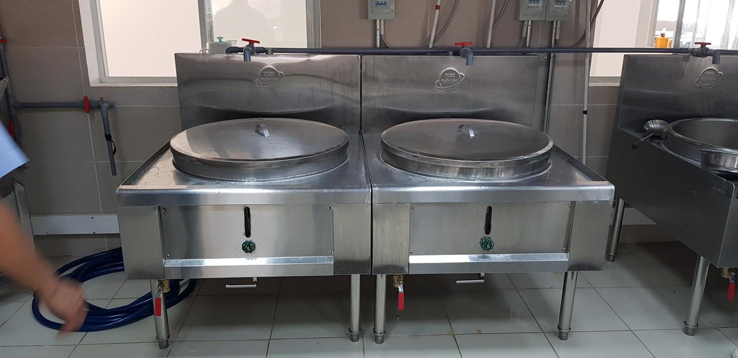 Bộ dụng cụ chuẩn khi vệ sinh mặt kính bếp từ công nghiệp.