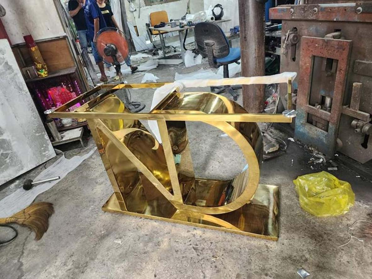 Mô hình chi phí điển hình khi mạ vàng PVD trên inox.