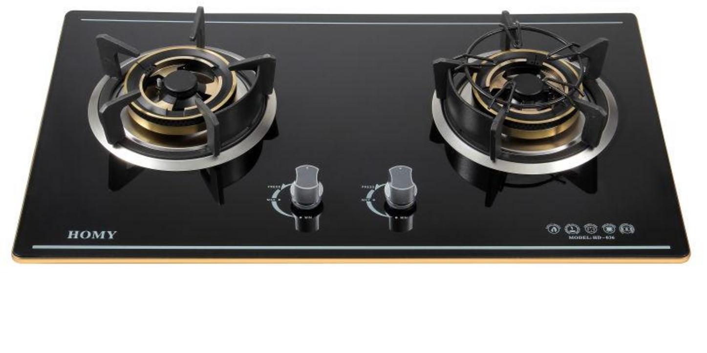 Hệ thống hút mùi và thông gió đồng bộ cho khu vực bếp gas âm công nghiệp.