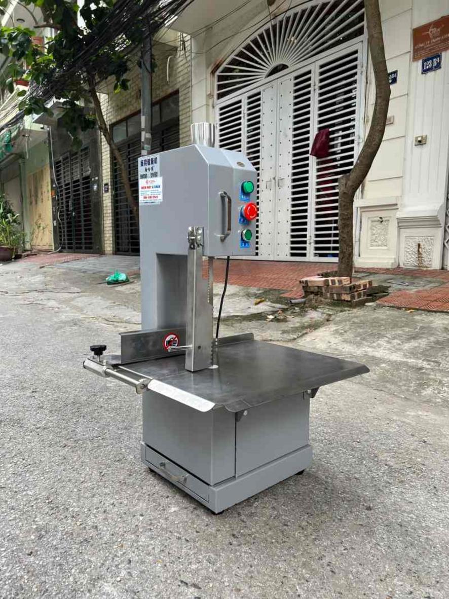 Lát cắt thành phẩm mịn, thẳng, không vụn là kết quả của việc tối ưu các yếu tố vận hành.