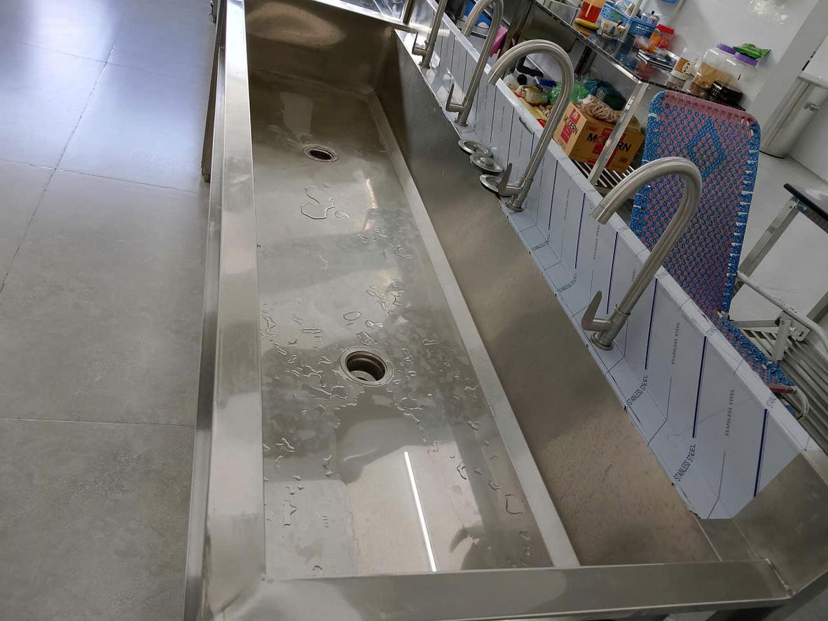 Hình ảnh thực tế trước và sau khi Cơ Khí Hải Minh cải tạo hệ thống bếp cho nhà hàng ABC.