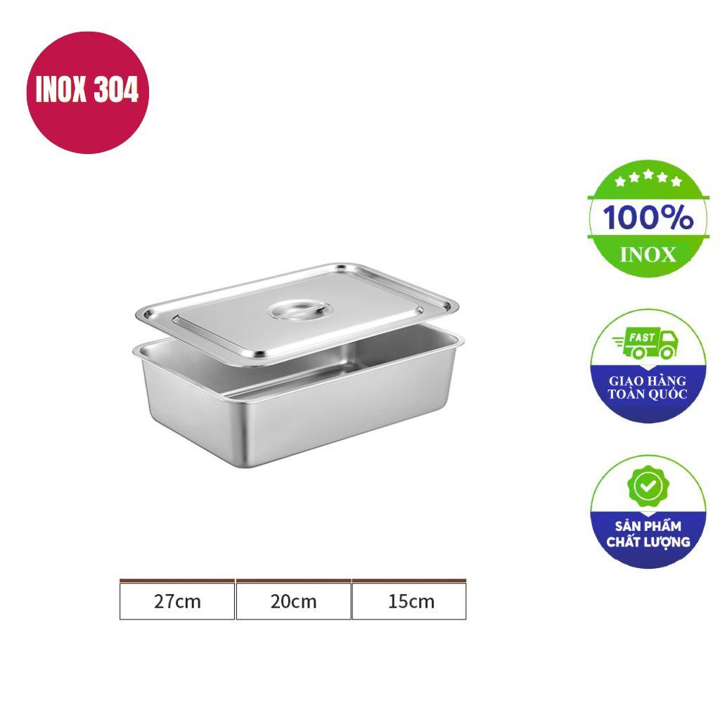 Các loại khay inox có nắp đang được sử dụng phổ biến trong bếp công nghiệp.