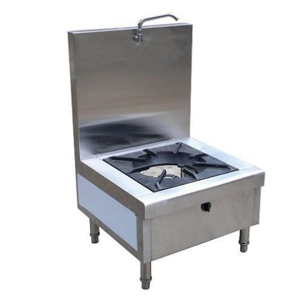 Kỹ thuật viên đang kiểm tra định kỳ hệ thống gas công nghiệp theo chuẩn PCCC.