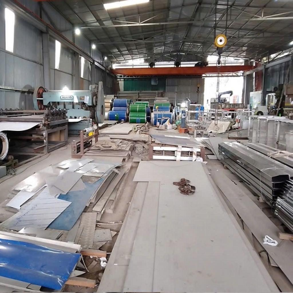 Bề mặt No4 chống bám vân tay, phù hợp khu vực tiếp xúc thường xuyên.