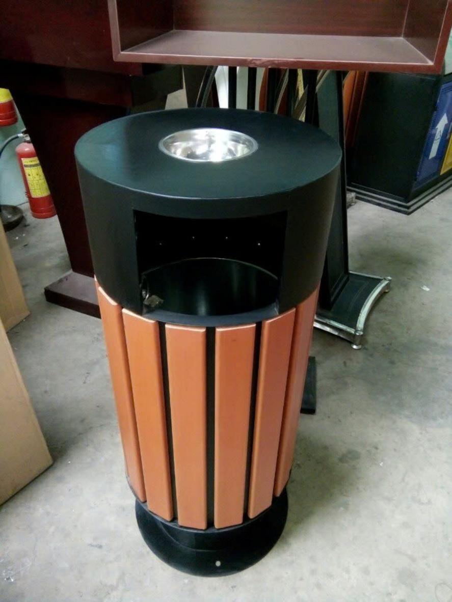 Nội thất inox như bàn, ghế, tủ, kệ đang trở thành xu hướng nhờ độ bền vượt trội và vẻ ngoài hiện đại.