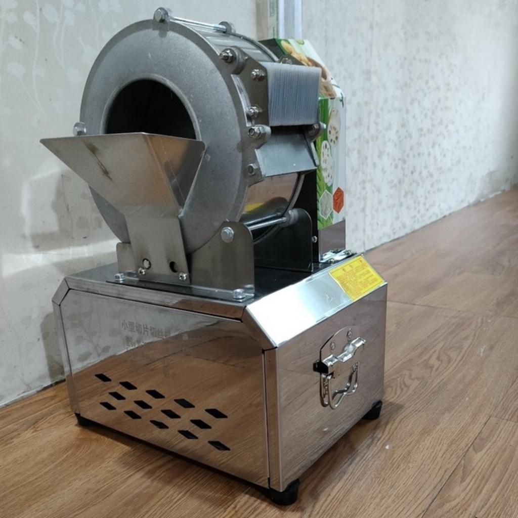 Đa dạng các loại máy chế biến rau củ từ thái, cắt, rửa, xay đến ép.