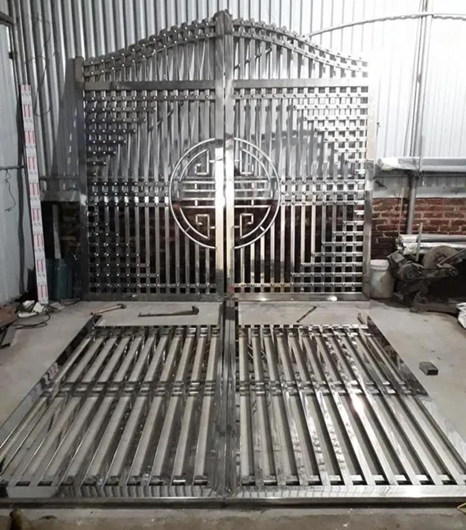 Khảo sát thực địa, đo lọt lòng và lập bản vẽ CAD trước sản xuất.