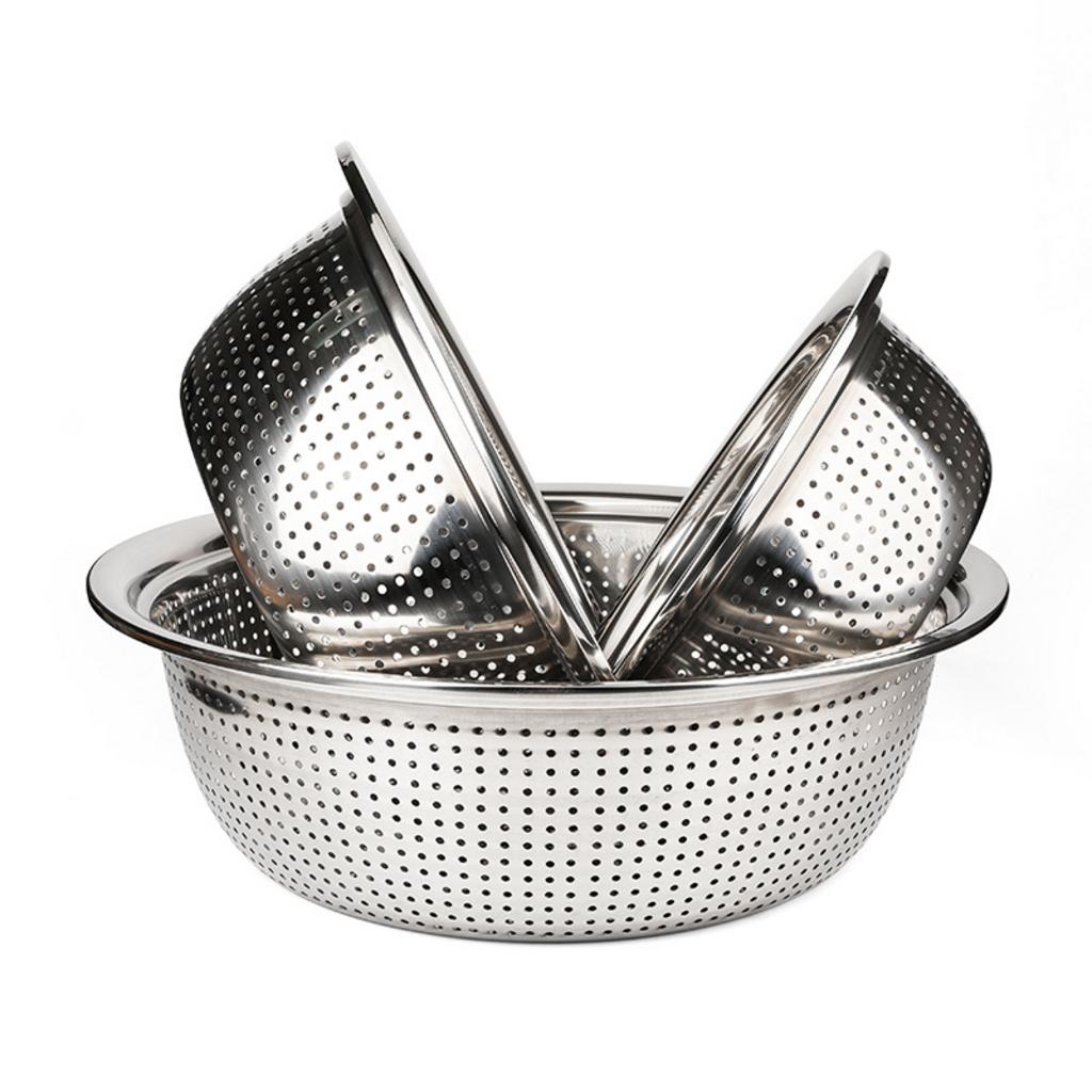 Rổ vo gạo inox công nghiệp được dùng đa năng để vo gạo, rửa rau củ và làm ráo thực phẩm.