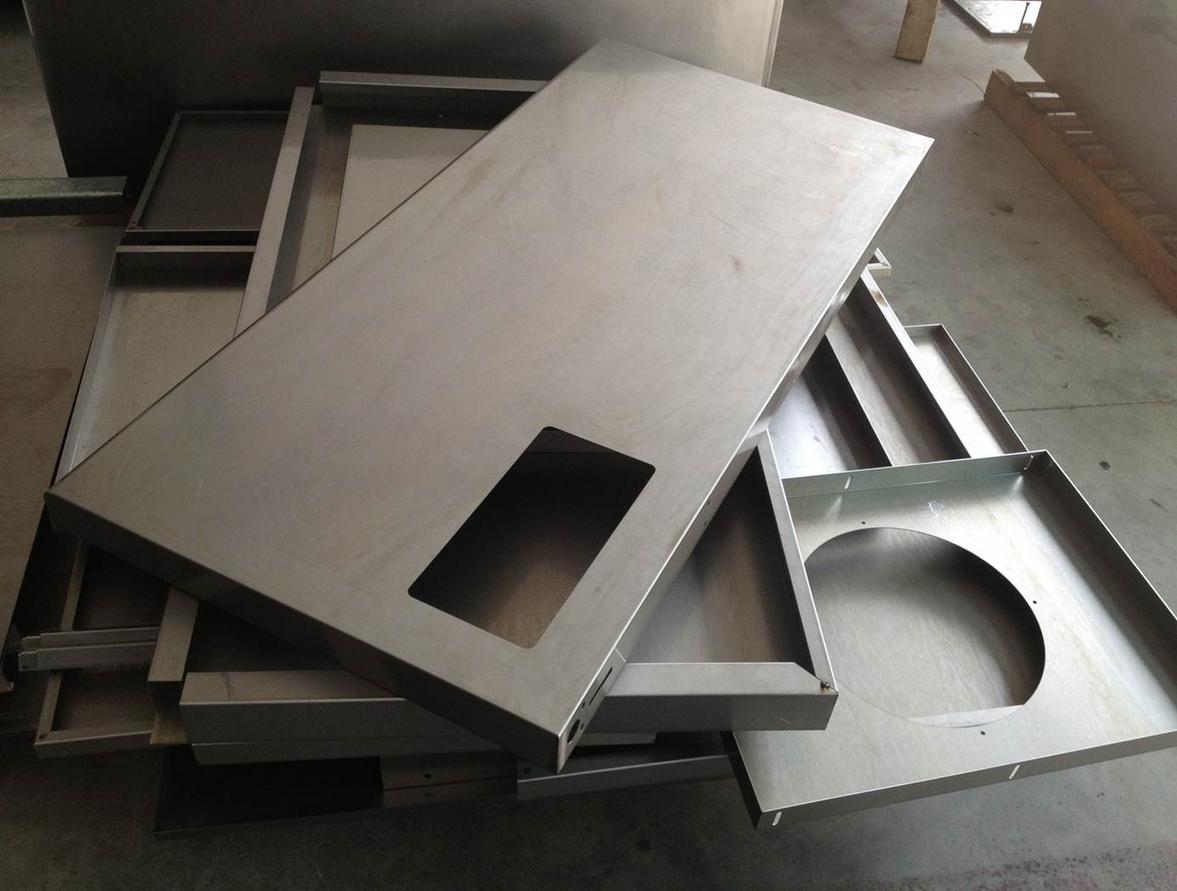 Thí dụ ăn mòn lỗ kim do dùng sai mác inox.