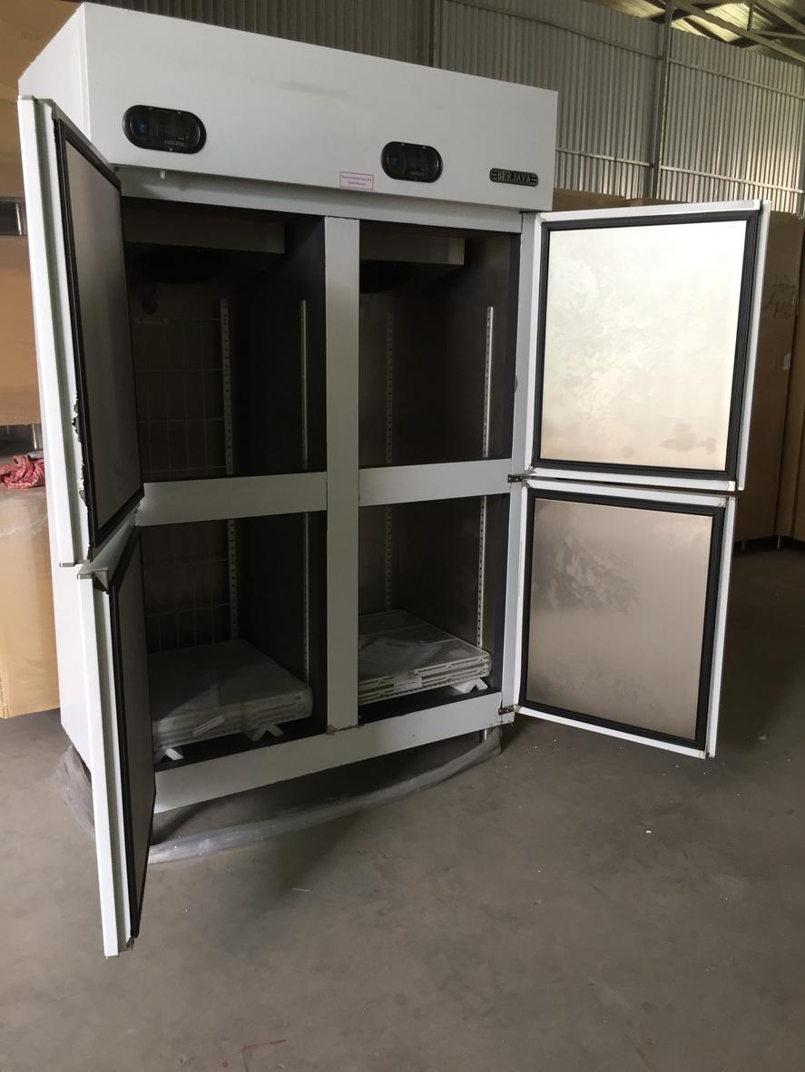 Thực phẩm được sắp xếp khoa học trong ngăn đông và ngăn mát.