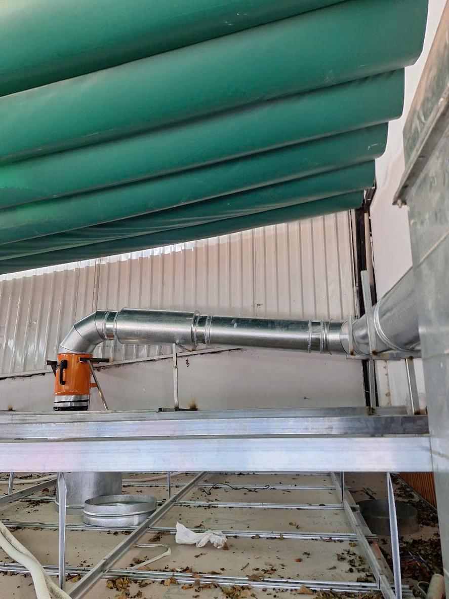 Sơ đồ cấu tạo hệ thống: tum inox – phin lọc mỡ – ống gió – quạt – tiêu âm – xả/tuần hoàn.