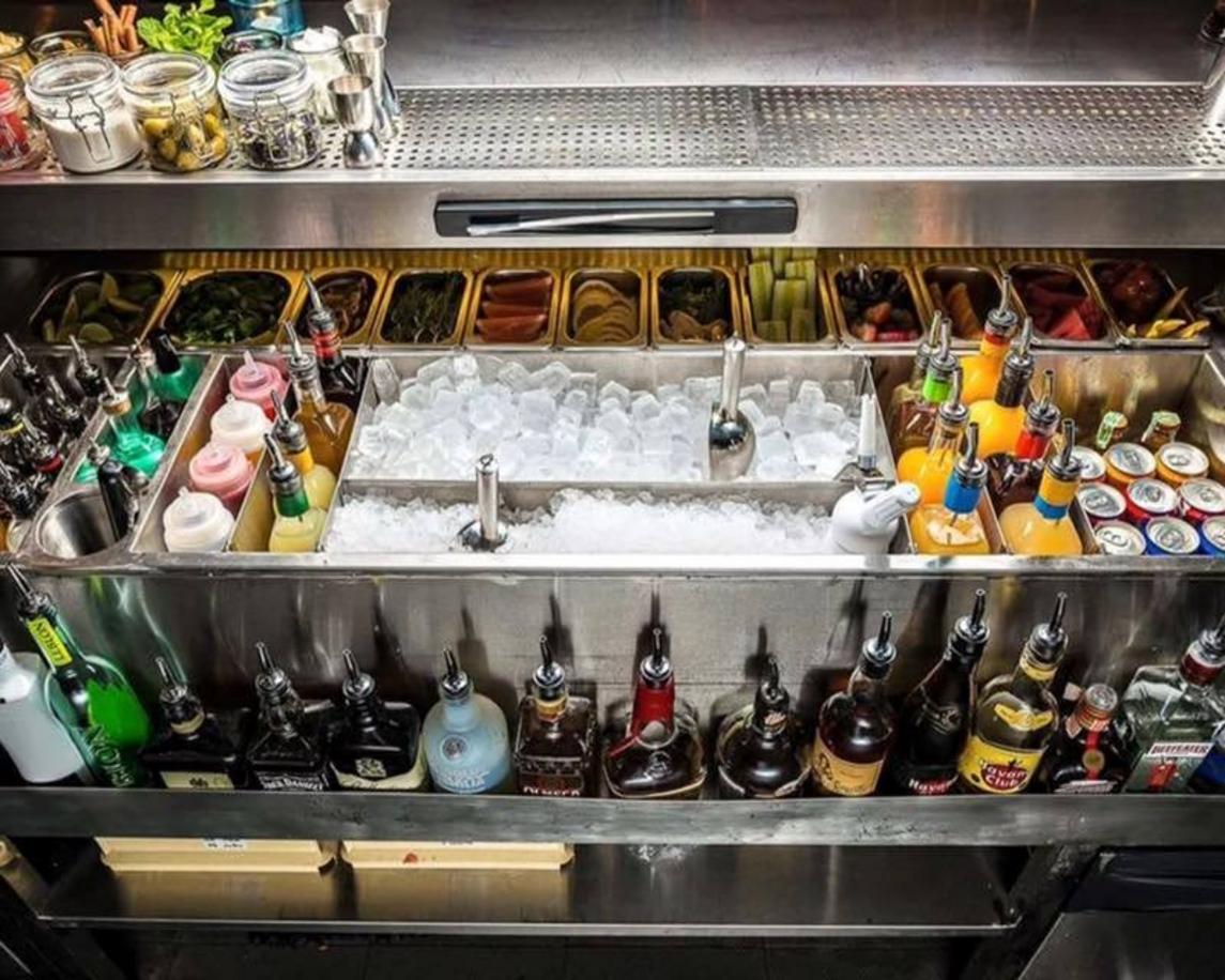 Bảng so sánh tổng quan giữa thùng đá inox và các giải pháp thay thế khác.