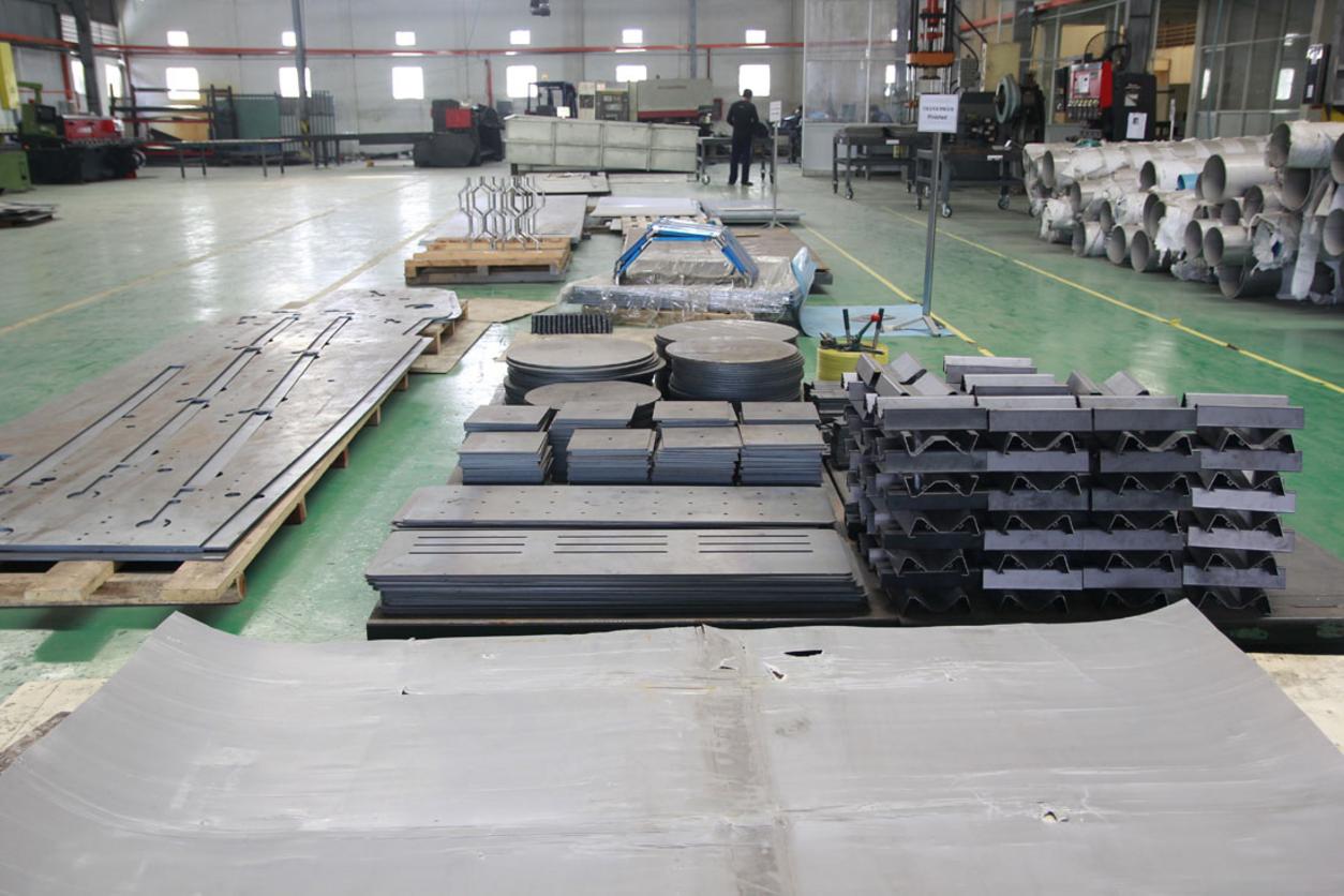 Ma trận lựa chọn công nghệ gia công inox theo tiêu chí kỹ thuật và chi phí.