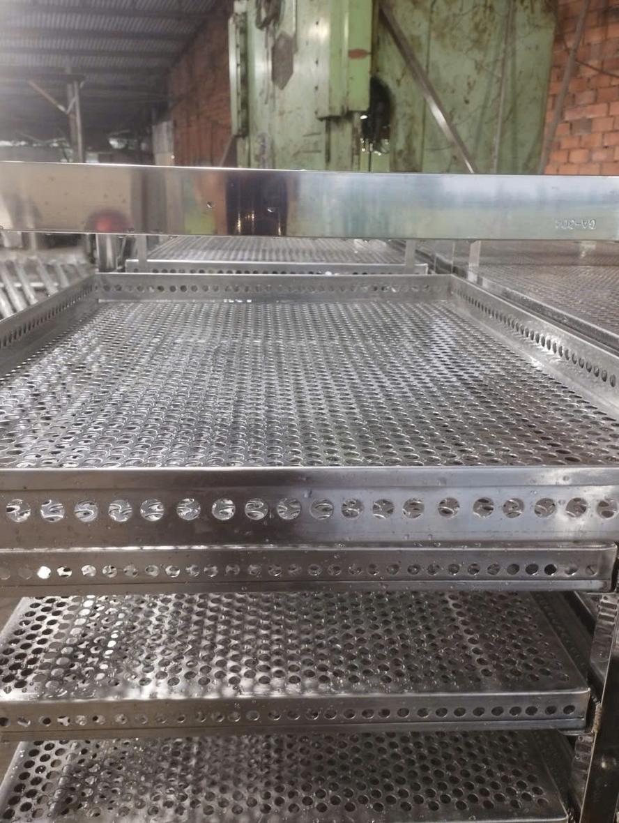 Ma trận quyết định chọn inox, thép mạ kẽm hoặc nhôm theo ứng dụng.