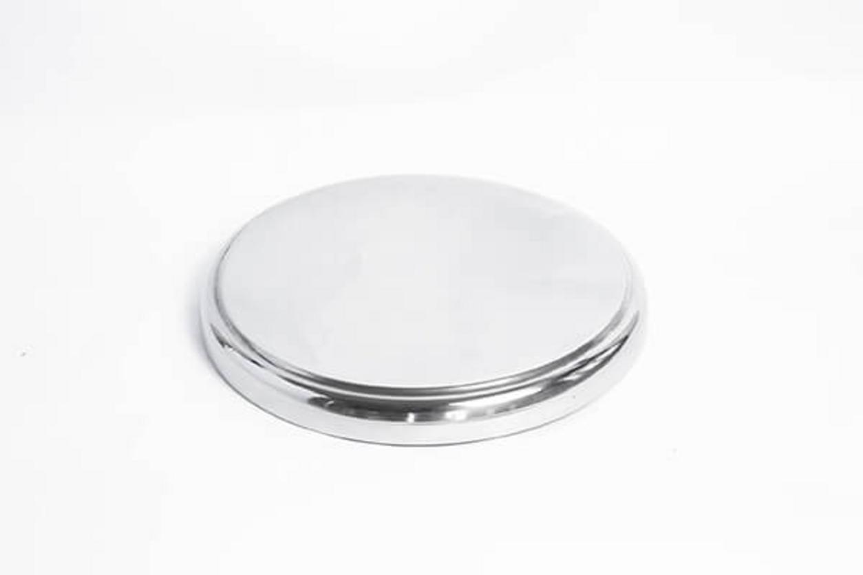 So sánh mặt đối mặt giữa ghế inox, ghế gỗ và ghế nhựa về các tiêu chí quan trọng.