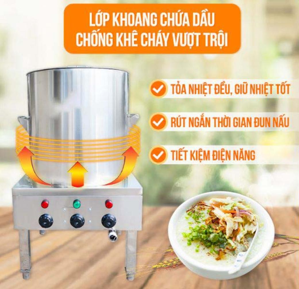 So sánh trực quan giữa một chiếc nồi nấu cháo công nghiệp hiện đại và một chiếc nồi gang nấu bằng than truyền thống.