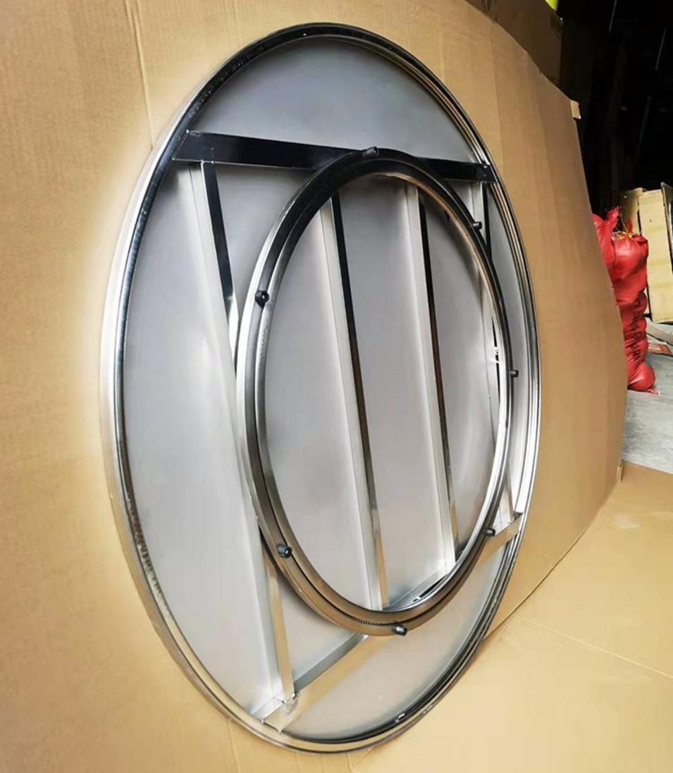 Bảng so sánh trực quan các tiêu chí của mặt bàn inox, đá nhân tạo và gỗ.