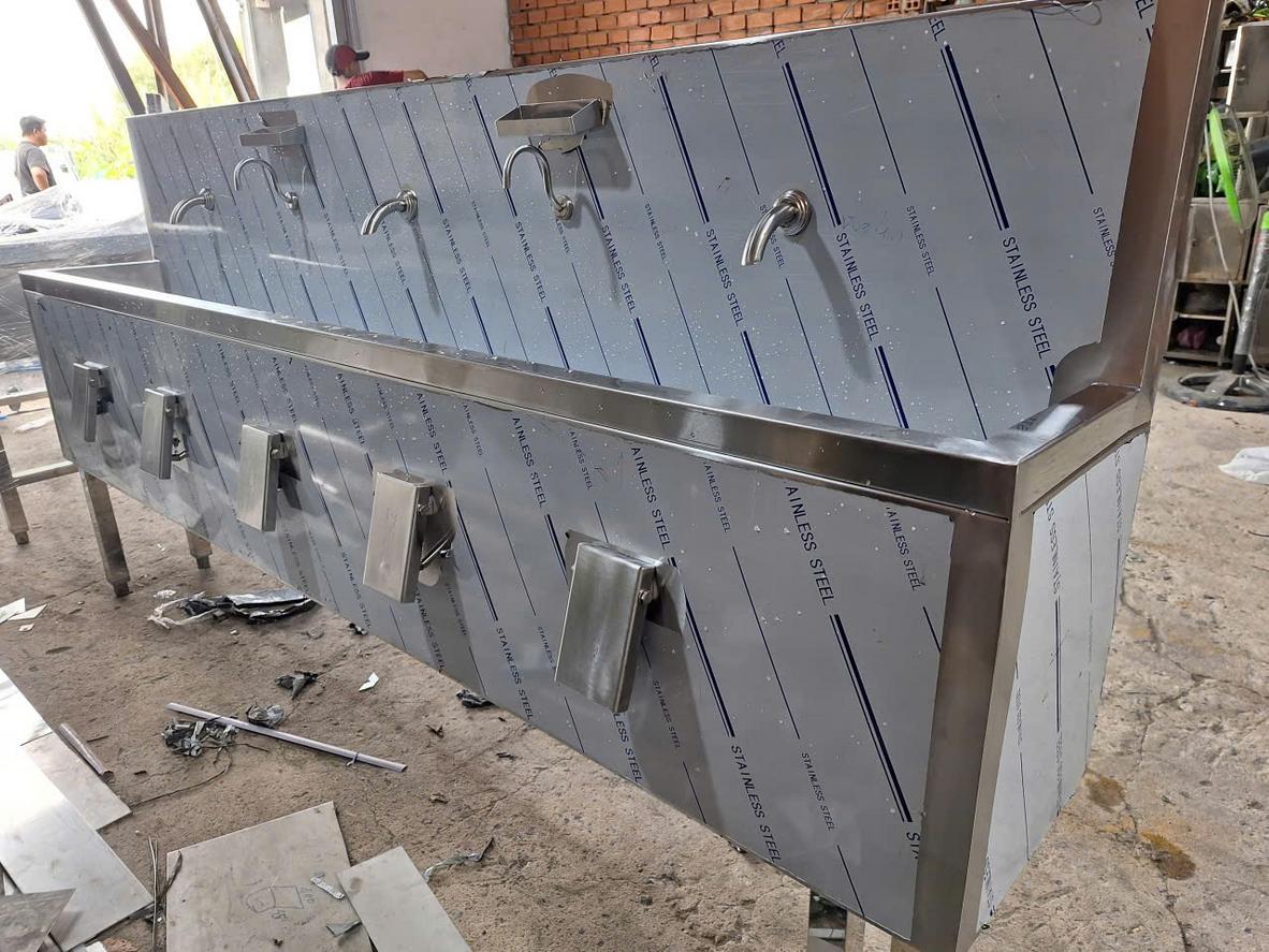 Thiết bị y tế inox 304 với bề mặt BA/No.4.