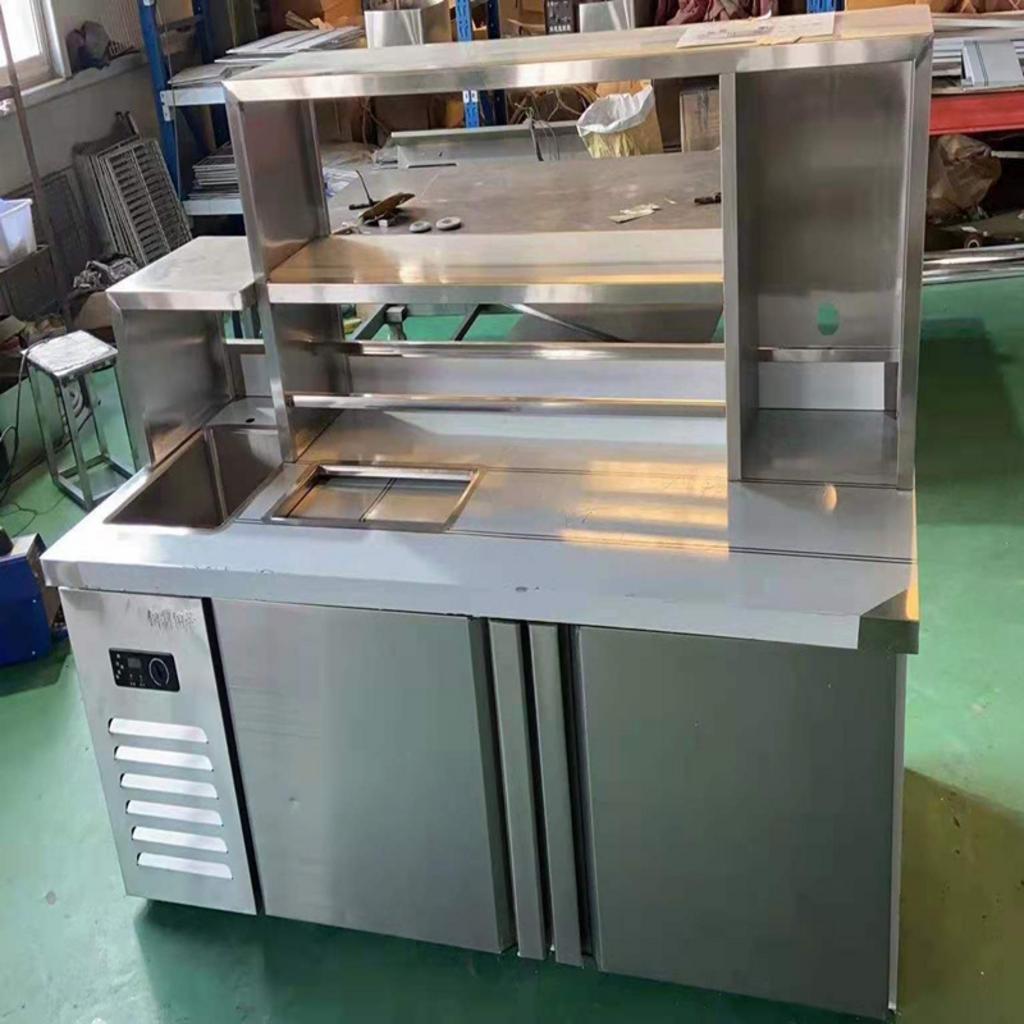 Một bản vẽ 2D bố trí công năng và kích thước chi tiết cho quầy pha chế inox.