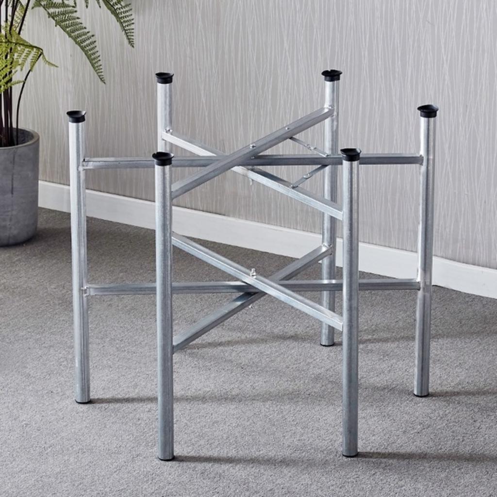 Infographic chi tiết các thông số cần lưu ý khi chọn chân bàn inox: loại vật liệu, kích thước, kiểu chân đế, và loại pát liên kết.