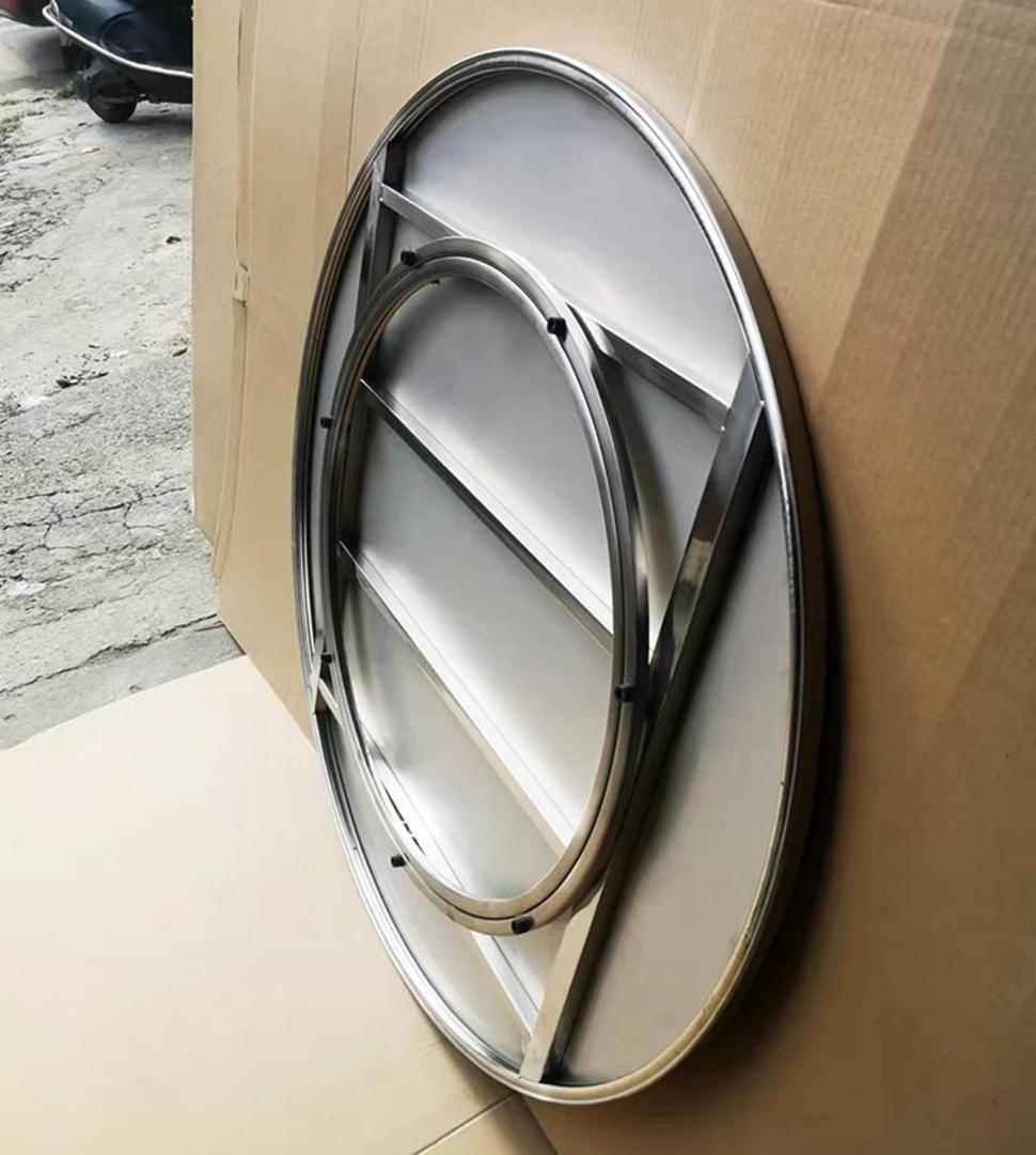 Bản vẽ kỹ thuật 2D chi tiết mặt bàn inox với gờ chặn nước và bồn rửa tích hợp.