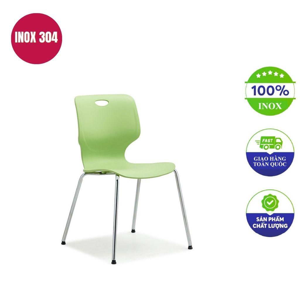 Kiểm tra chất lượng mối hàn TIG trên khung ghế inox để đảm bảo độ bền và thẩm mỹ.