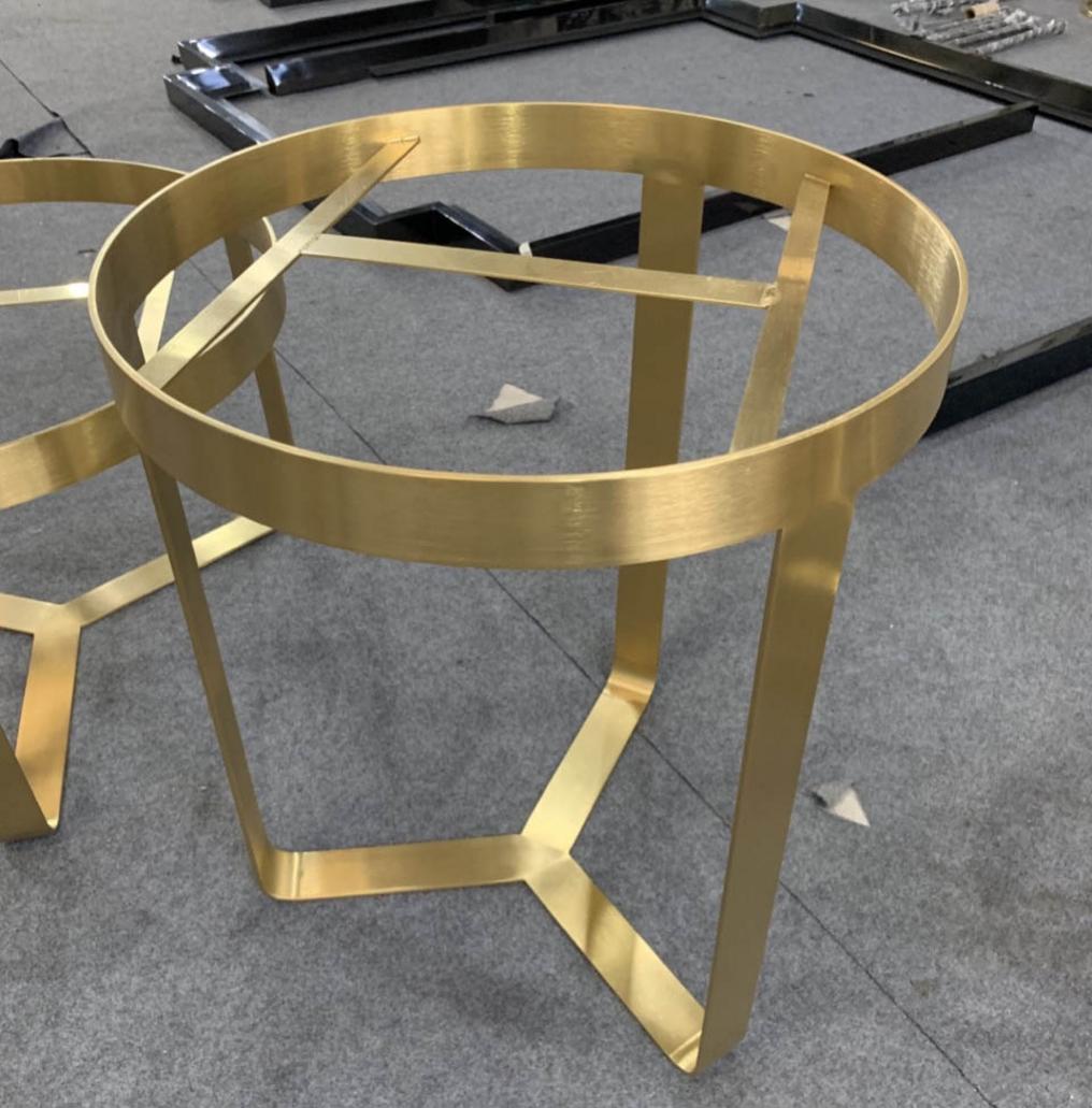 Bề mặt inox phủ PVD vàng: gương BA và xước hairline HL cho các ứng dụng nội-ngoại thất.