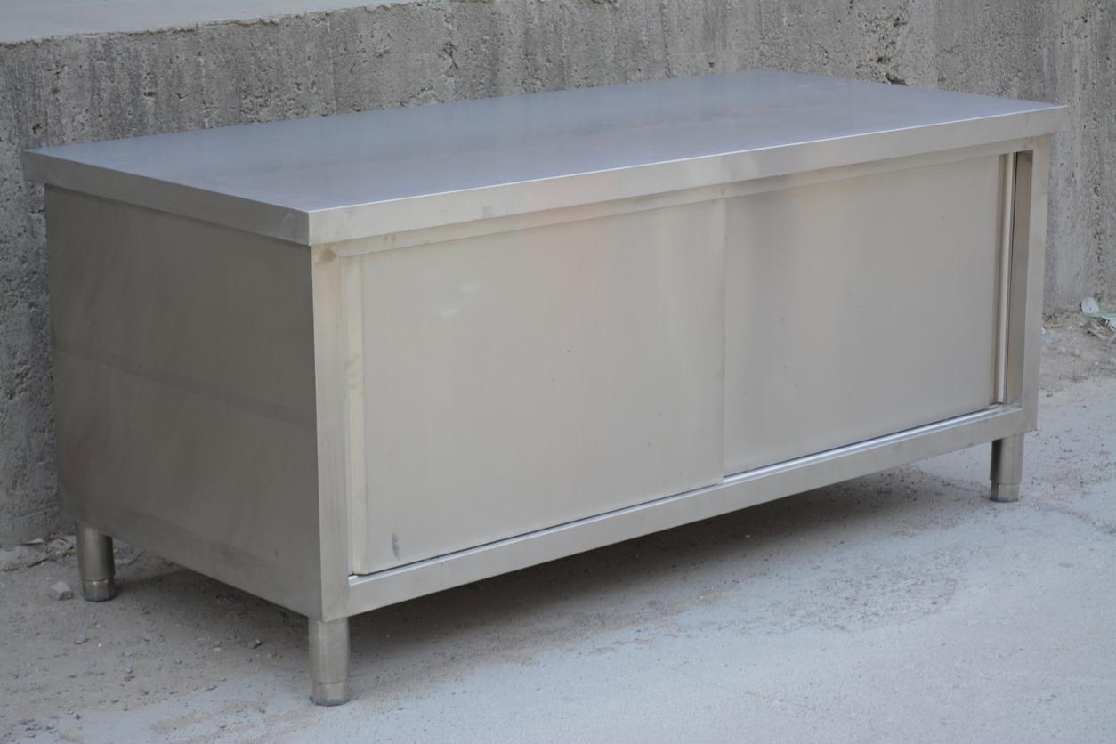 Tủ bếp inox mang lại vẻ ngoài hiện đại, chuyên nghiệp và siêu bền cho không gian bếp.