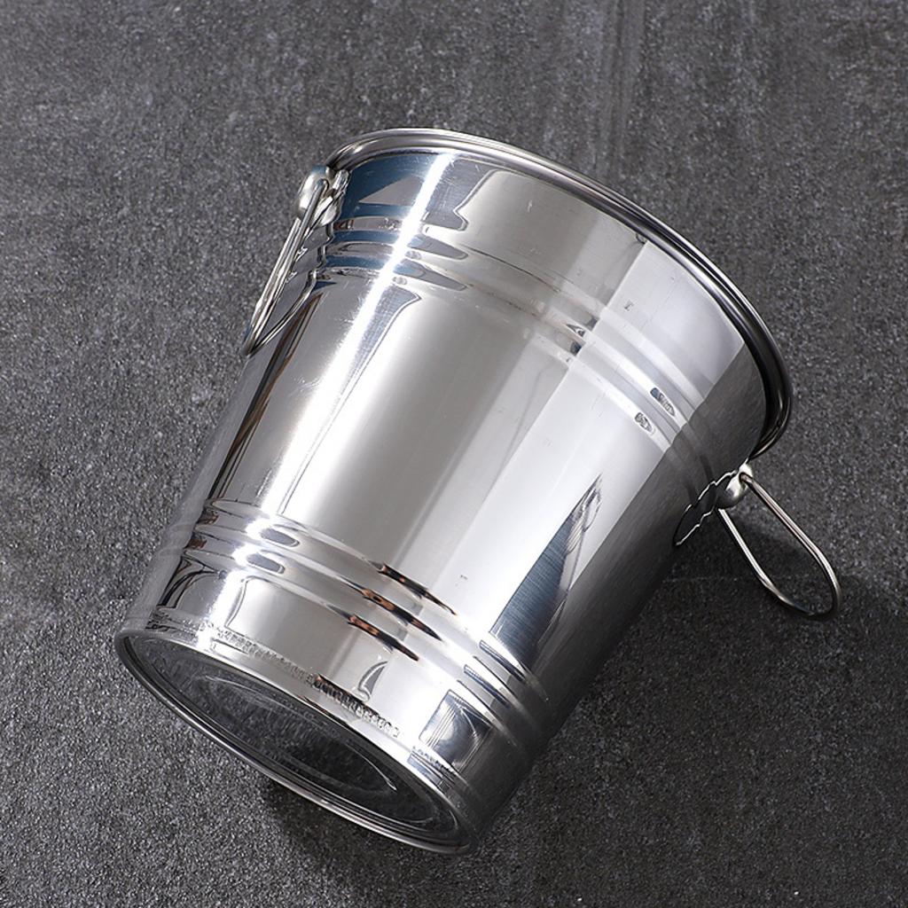 Ướp rượu vang đúng cách trong xô đá inox chuyên dụng.