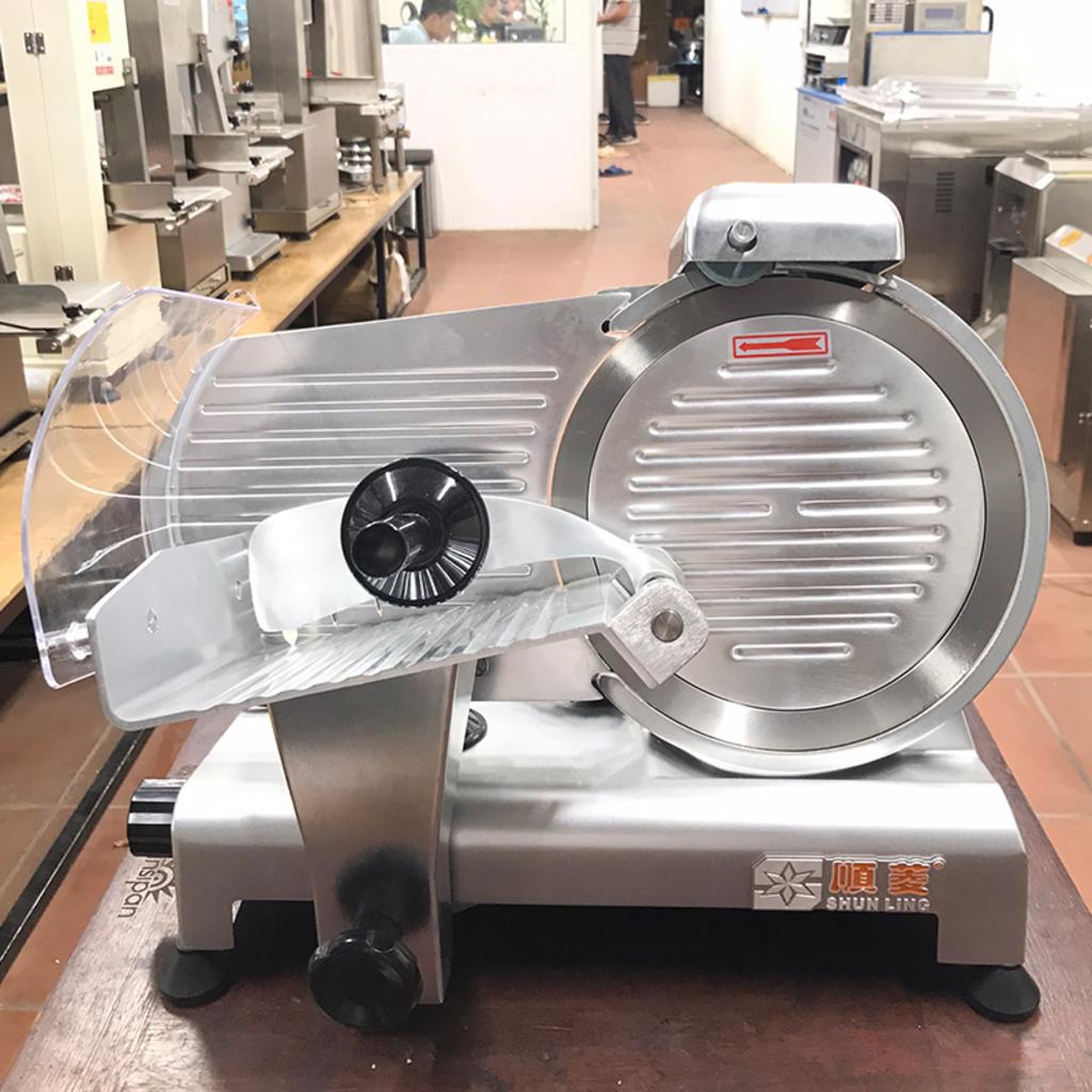 Chứng nhận vật liệu Inox 304 và logo tiêu chuẩn an toàn thực phẩm HACCP.