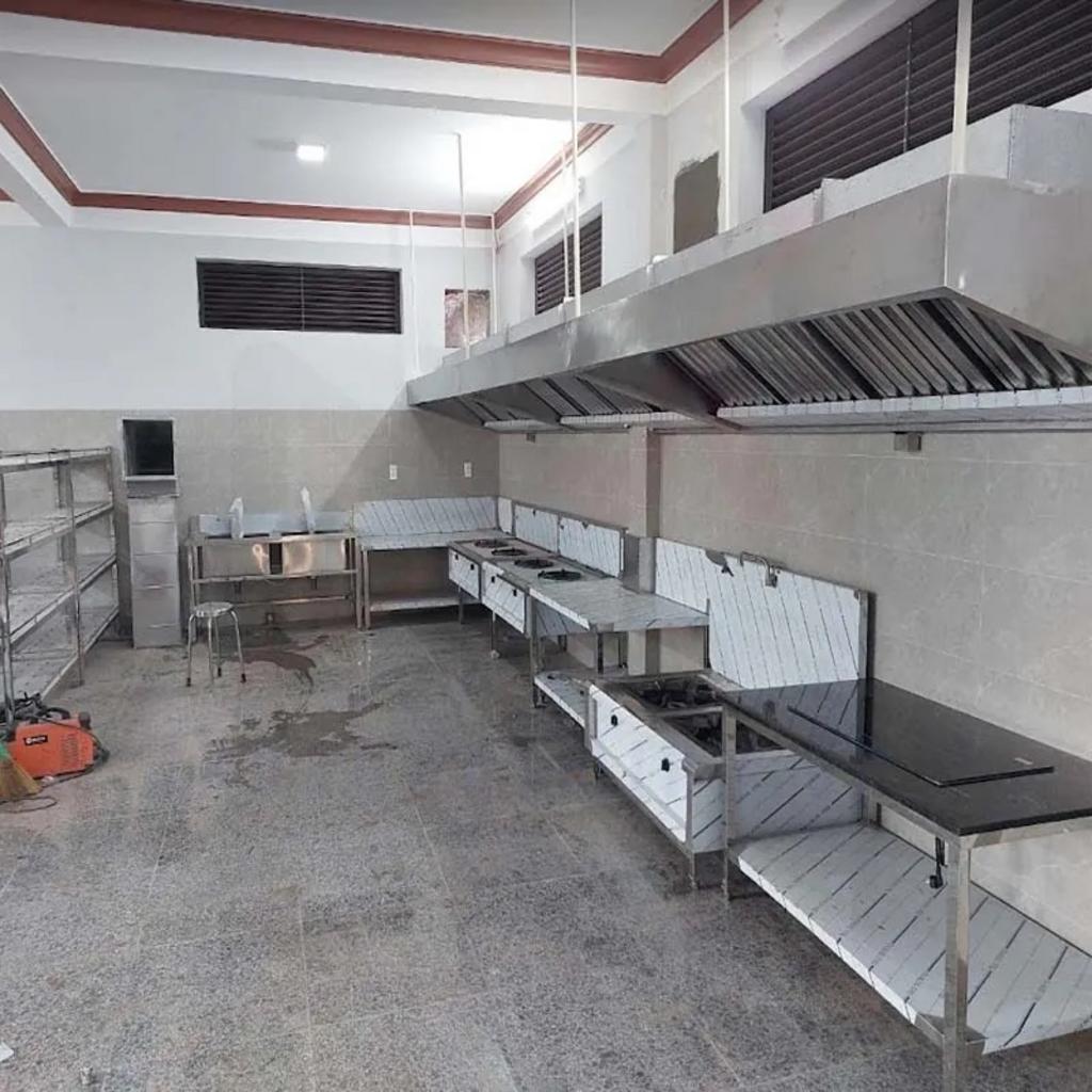 Ví dụ tính Q cho line bếp 2,4 m – tum áp tường.