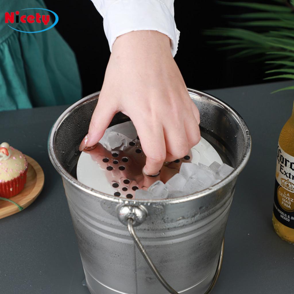 Xô đá inox 2 lớp là giải pháp giữ lạnh chuyên nghiệp cho nhà hàng, khách sạn.