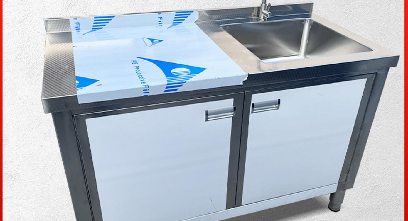 Hệ tủ bếp inox module với thiết kế linh hoạt và phụ kiện thông minh là xu hướng của năm 2025.