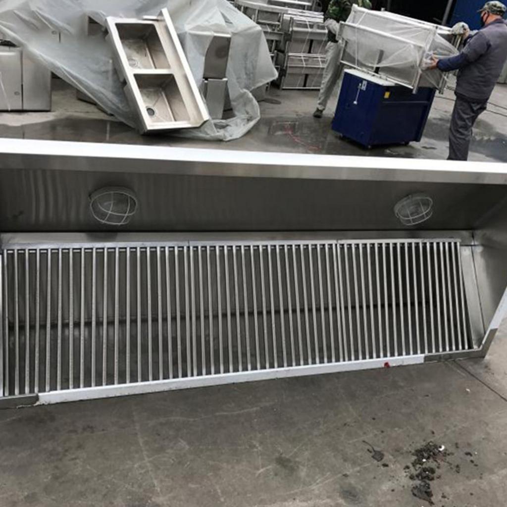 Bảng tham chiếu giúp ước tính nhanh công suất quạt và kích thước chụp hút khói.