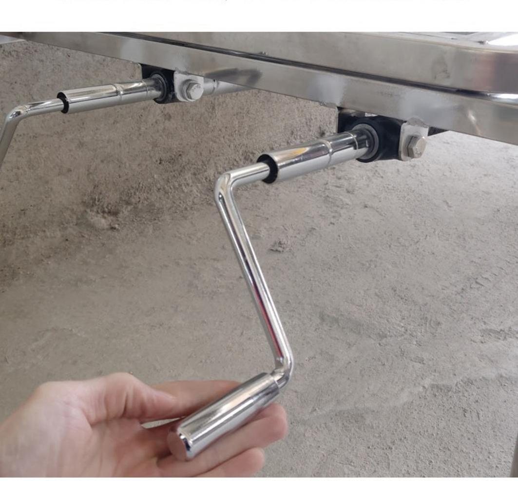 So sánh vật liệu và cấu trúc giường inox chuẩn y tế.