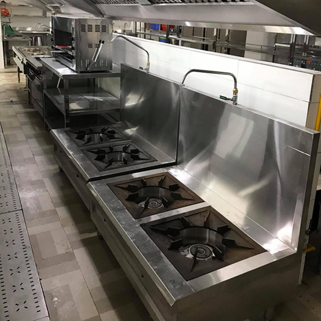 Kiểm tra rò rỉ và cân chỉnh áp suất gas.